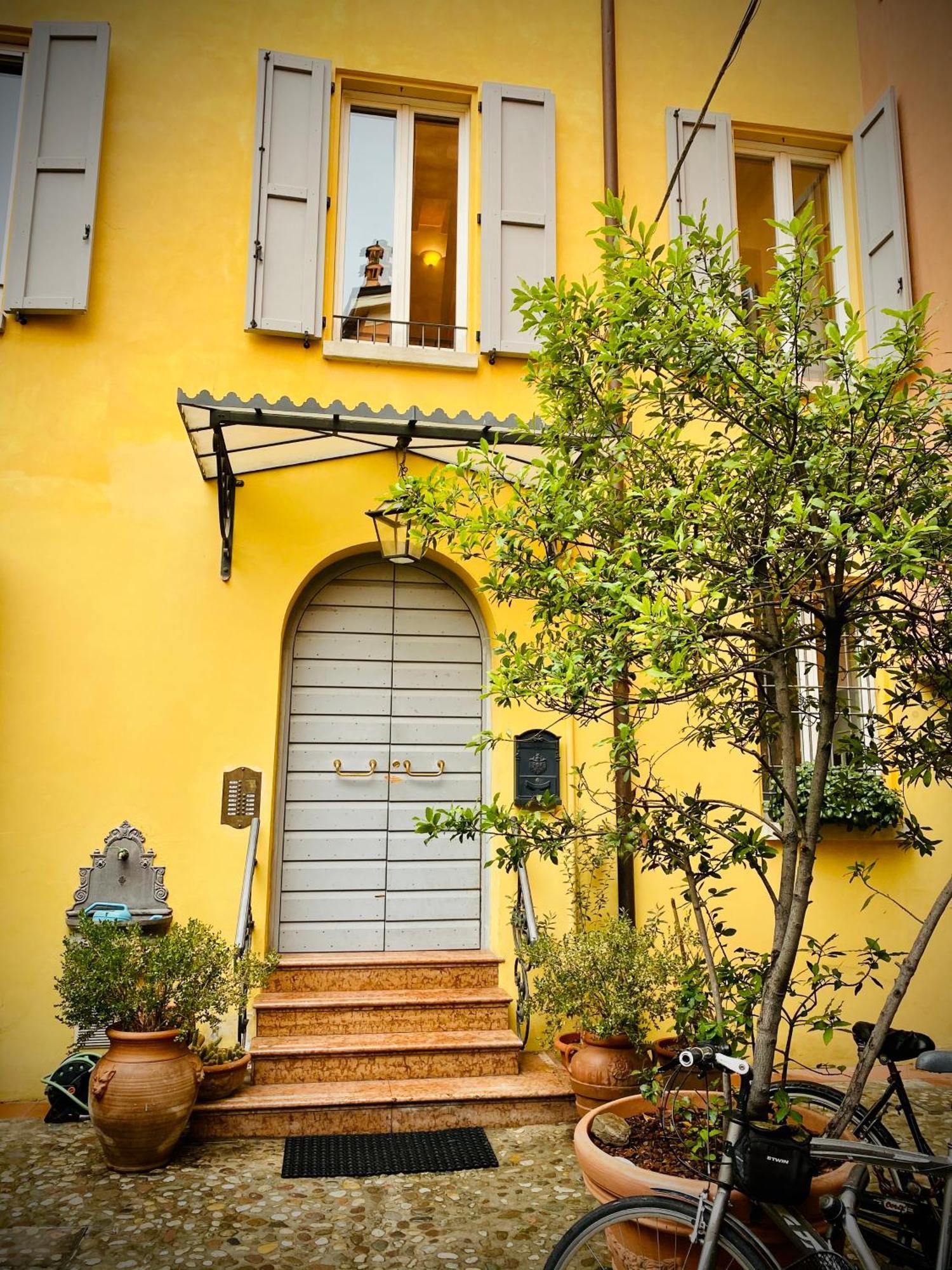 Pink House Tortellinosuite Модена Экстерьер фото